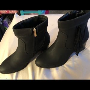 Comfort View Ankle Boots